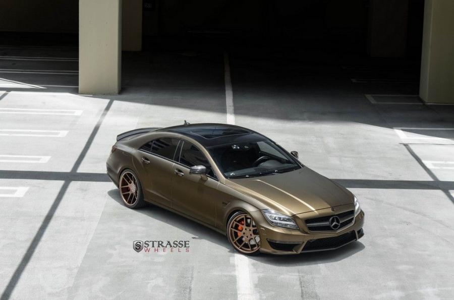  Mercedes-Benz CLS63 AMG by Strasse Wheels 2014 года  (фото 3 из 11)
